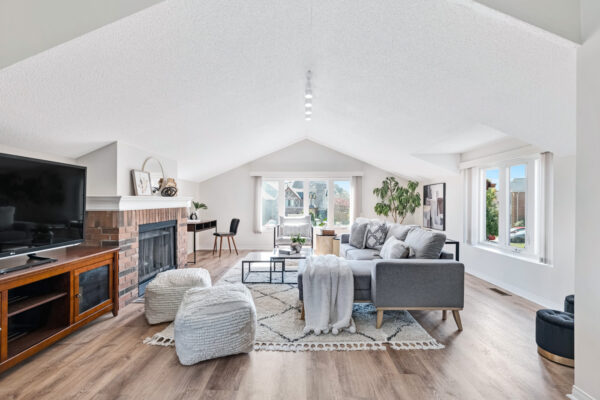 957-Gablehurst-Crescent-Pickering-Web-Salisbury-27