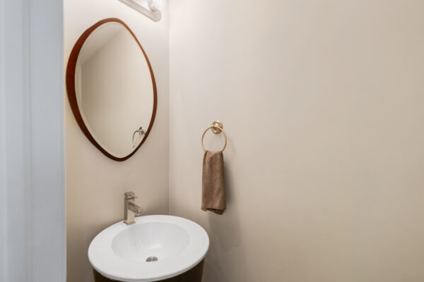 962-Booth-Avenue-Innisfil-Web-Salisbury-31