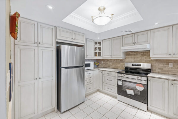 100-Observatory-Lane-#414-Richmond-Hill-Web-Salisbury-12