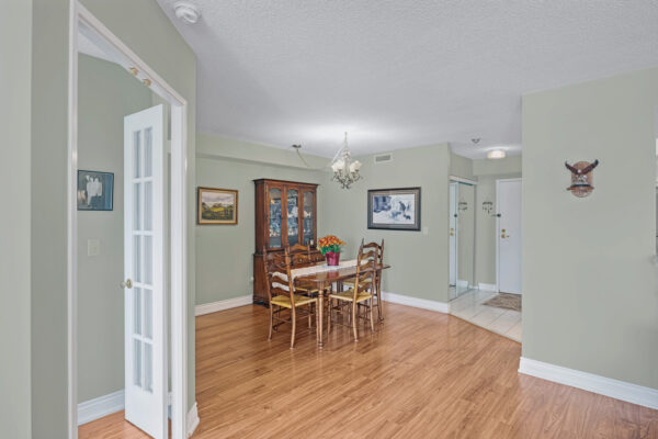 100-Observatory-Lane-#414-Richmond-Hill-Web-Salisbury-24