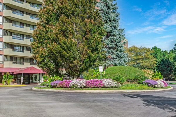 100-Observatory-Lane-#414-Richmond-Hill-Web-Salisbury-3