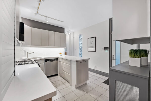 119-Robert-Street-Toronto-Web-Salisbury-18