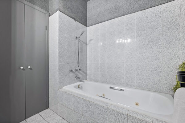 119-Robert-Street-Toronto-Web-Salisbury-30