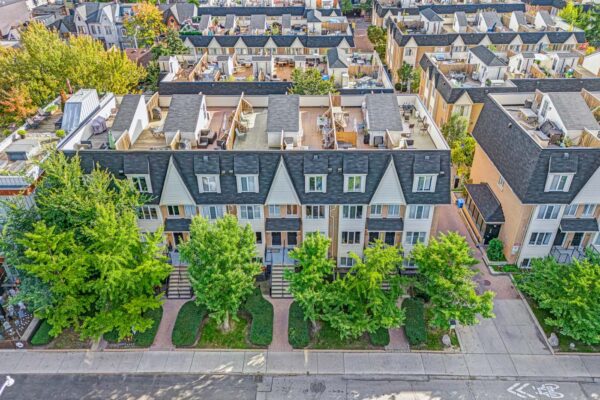 208-Niagara-Street-#118-Toronto-Web-Salisbury-1