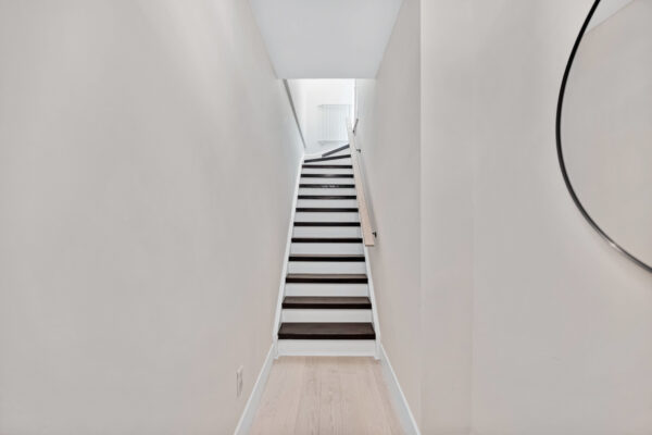 208-Niagara-Street-#118-Toronto-Web-Salisbury-12