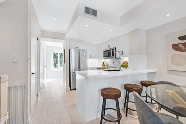 208-Niagara-Street-#118-Toronto-Web-Salisbury-13