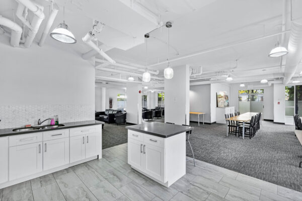 208-Niagara-Street-#118-Toronto-Web-Salisbury-56