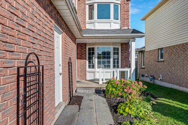 23-McMann-Crescent-Courtice-Web-Salisbury-9