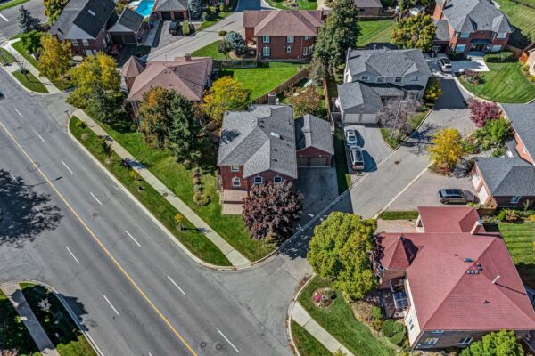 3821-Trelawny-Circle-Mississauga-Web-Salisbury-1