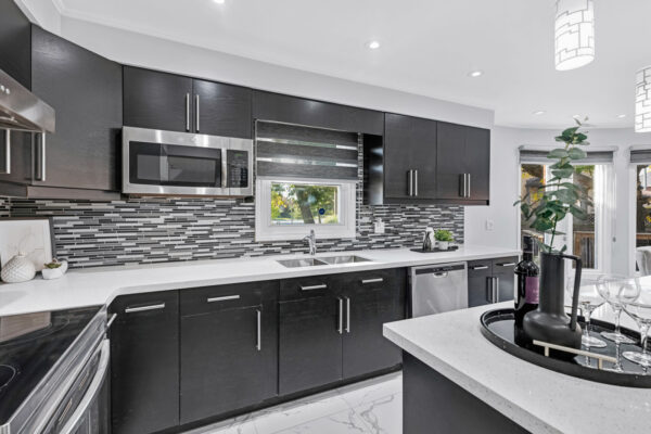 3821-Trelawny-Circle-Mississauga-Web-Salisbury-24