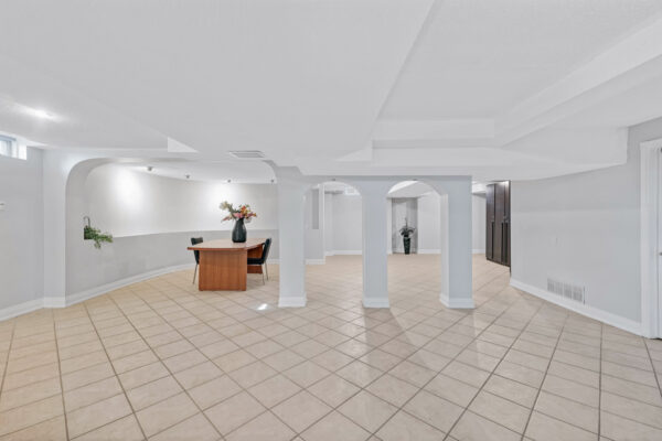 3821-Trelawny-Circle-Mississauga-Web-Salisbury-56