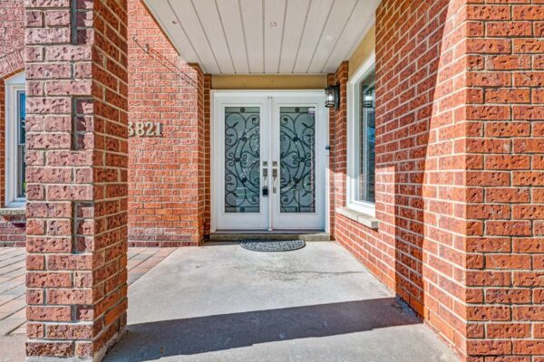 3821-Trelawny-Circle-Mississauga-Web-Salisbury-9