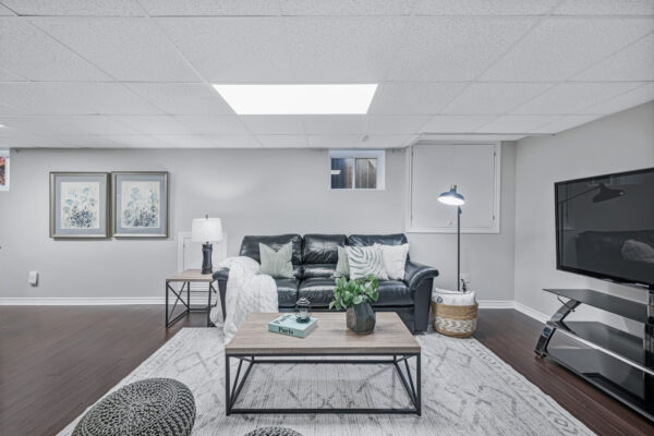 772-Eyer-Drive-Pickering-Web-Salisbury-51