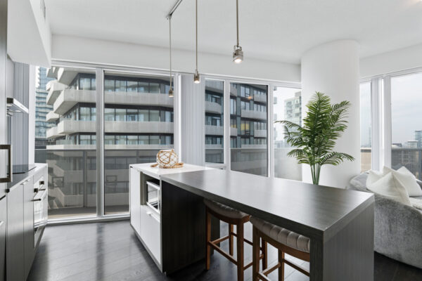 88-Harbour-Street-#4702-Toronto-Web-Salisbury-11