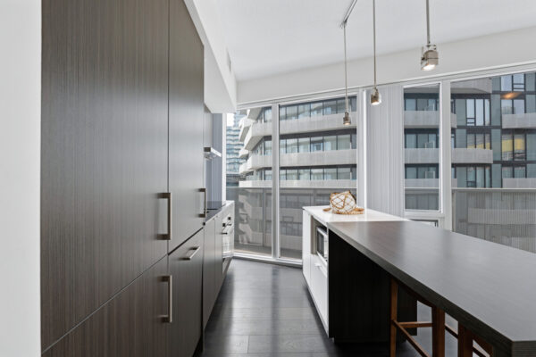 88-Harbour-Street-#4702-Toronto-Web-Salisbury-15