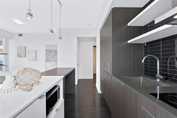 88-Harbour-Street-#4702-Toronto-Web-Salisbury-16