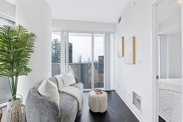 88-Harbour-Street-#4702-Toronto-Web-Salisbury-17