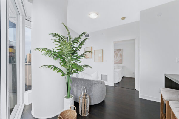 88-Harbour-Street-#4702-Toronto-Web-Salisbury-18