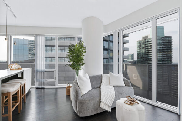 88-Harbour-Street-#4702-Toronto-Web-Salisbury-20