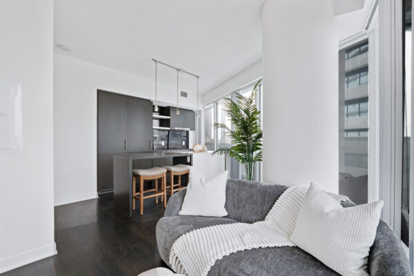 88-Harbour-Street-#4702-Toronto-Web-Salisbury-21