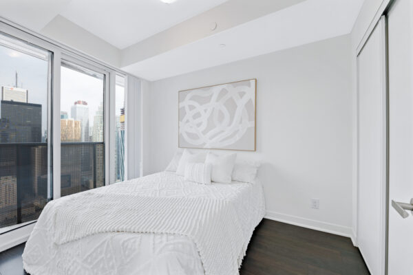 88-Harbour-Street-#4702-Toronto-Web-Salisbury-23