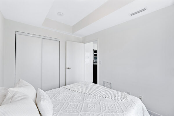 88-Harbour-Street-#4702-Toronto-Web-Salisbury-25
