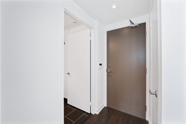 88-Harbour-Street-#4702-Toronto-Web-Salisbury-5