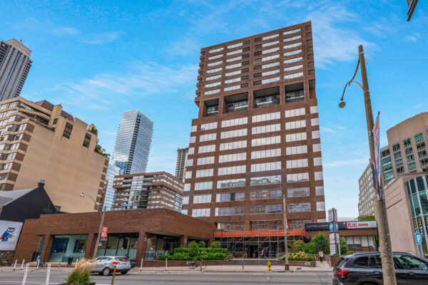 914-Yonge-Street-#1106-Toronto-Web-Salisbury-3