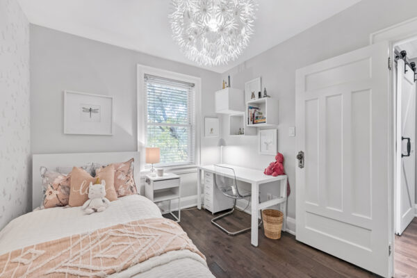176-Castlefield-Avenue-Toronto-Web-Salisbury-43