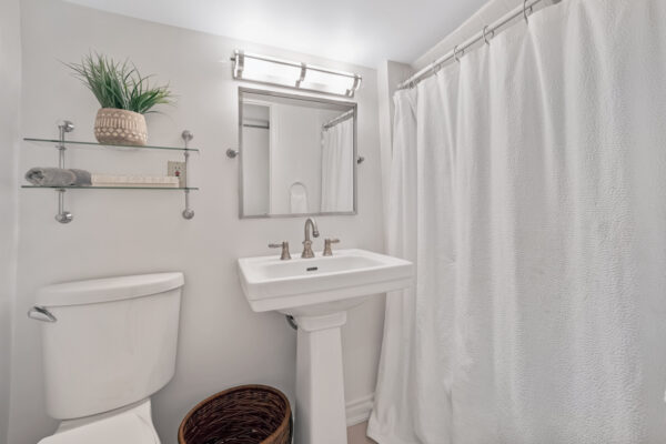 176-Castlefield-Avenue-Toronto-Web-Salisbury-51