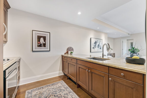 1888-Bayview-Avenue-#604-Toronto-Web-Salisbury-11