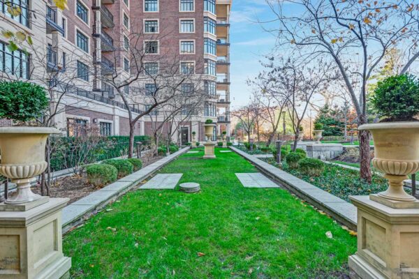 1888-Bayview-Avenue-#604-Toronto-Web-Salisbury-5