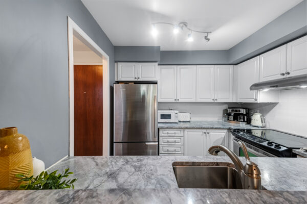 39-Pemberton-Avenue-#105-Toronto-Web-Salisbury-10
