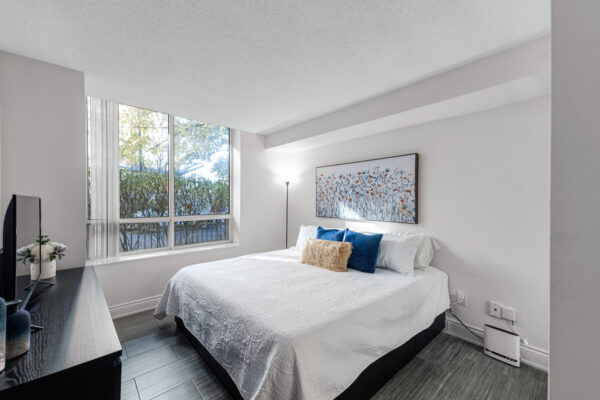 39-Pemberton-Avenue-#105-Toronto-Web-Salisbury-19