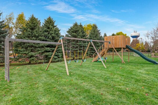 76-Forest-Heights-Boulevard-Vaughan-Web-Salisbury-105