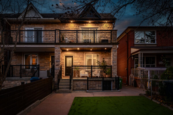 77-Milicent-Street-Toronto-Twilight-Web-Salisbury-2