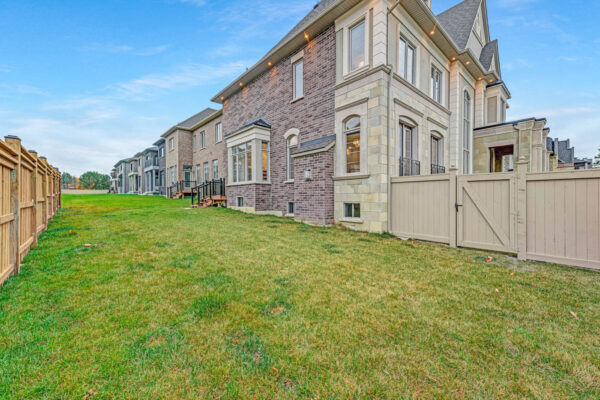 89-Broad-Way-Nobleton-Web-Salisbury-60