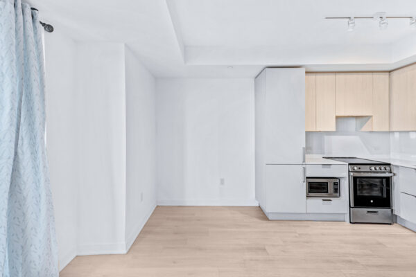 3900-Confederation-Parkway-#1110-Mississauga-Web-Salisbury-13