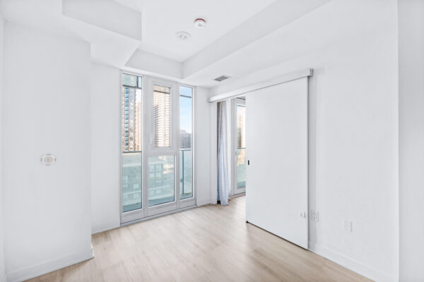 3900-Confederation-Parkway-#1110-Mississauga-Web-Salisbury-17