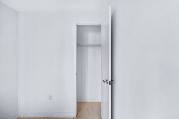 3900-Confederation-Parkway-#1110-Mississauga-Web-Salisbury-20