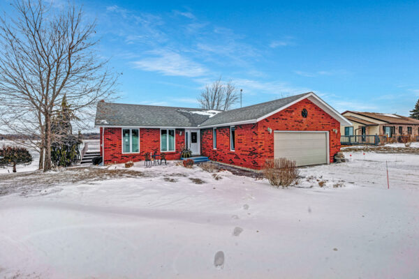 1530-County-Road-35-Prince-Edward-County-Web-Salisbury-10
