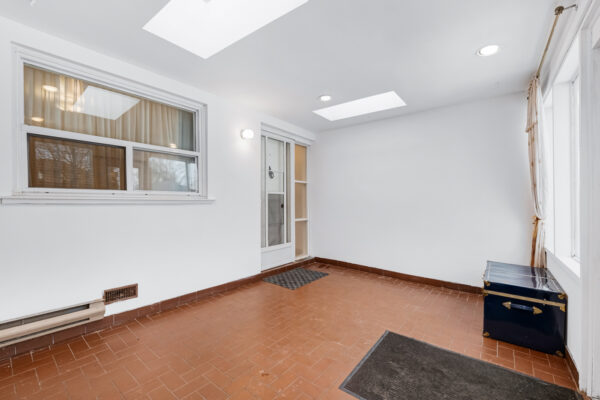 17-Norfield-Crescent-Toronto-Web-Salisbury-10