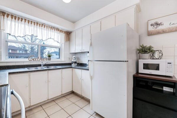 17-Norfield-Crescent-Toronto-Web-Salisbury-24