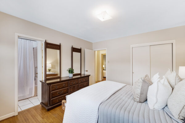 17-Norfield-Crescent-Toronto-Web-Salisbury-30