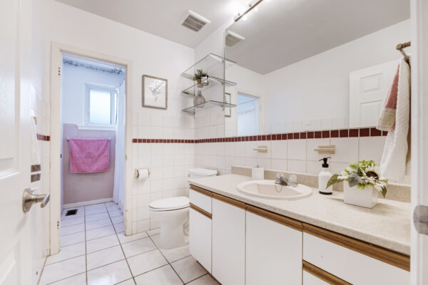 17-Norfield-Crescent-Toronto-Web-Salisbury-31