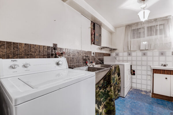 17-Norfield-Crescent-Toronto-Web-Salisbury-49