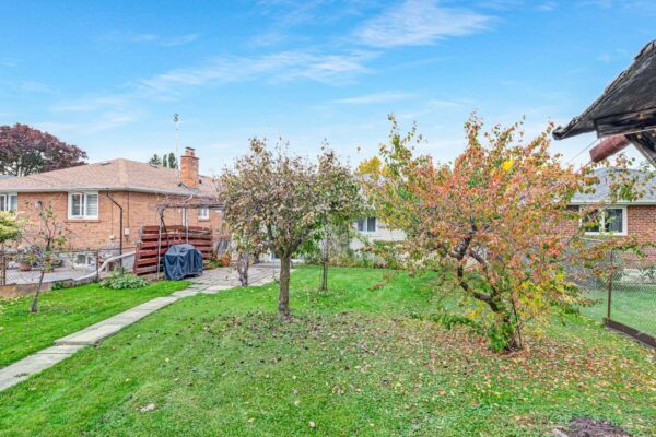 17-Norfield-Crescent-Toronto-Web-Salisbury-53
