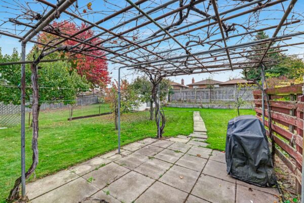 17-Norfield-Crescent-Toronto-Web-Salisbury-55