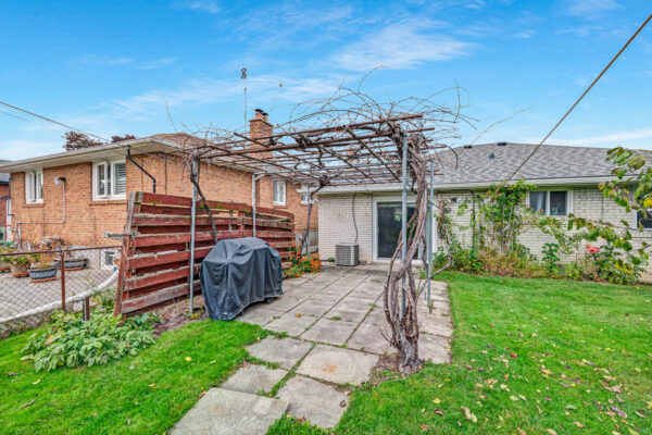 17-Norfield-Crescent-Toronto-Web-Salisbury-56