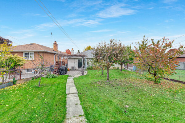 17-Norfield-Crescent-Toronto-Web-Salisbury-61